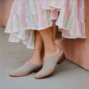 Tecovas - ‘The Sophie’ Gray Suede Women's Mules - Size 10
